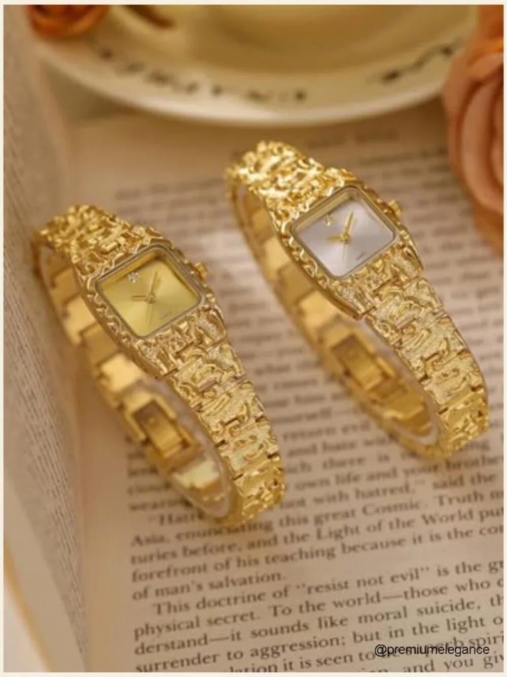 Vintage Square Quartz Dress Wristwatch Textured Alloy Band Gold Tone